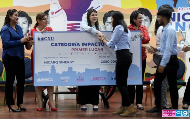 Ganadores del Rally Nacional y Rally Latinoamericano de Innovación reciben premios