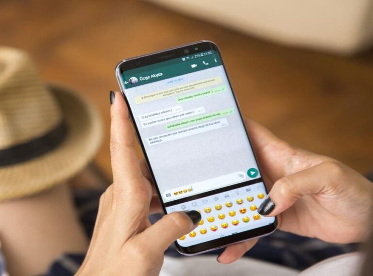 Por chismosa! Clienta casi termina con matrimonio de una vendedora