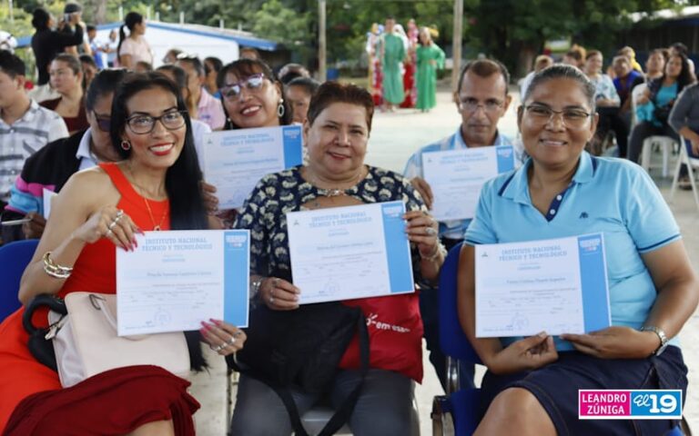 Docentes participan en el último encuentro pedagógico del 2023
