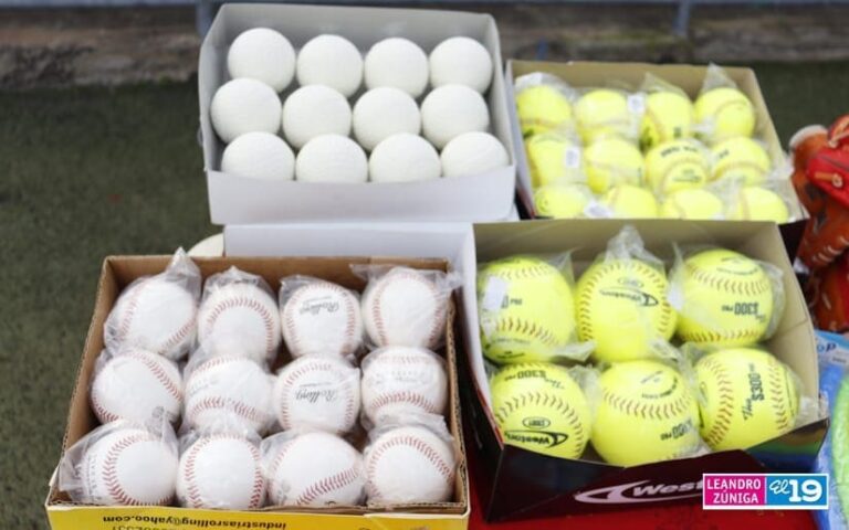 ALMA entrega material deportivo a 13 academias de béisbol de la capital
