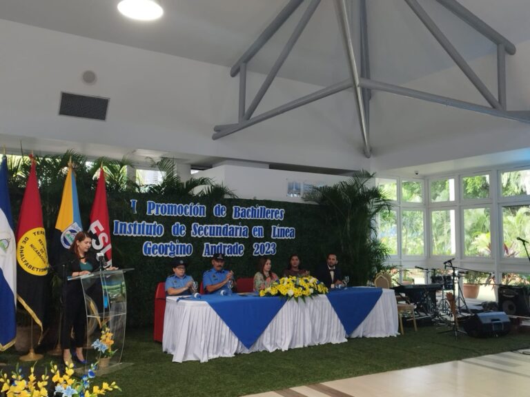 Policía Nacional realiza I promoción de bachilleres