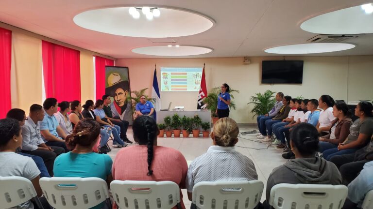 Más de 30 alumnos de la Escuela de Migración son capacitados sobre el buen trato