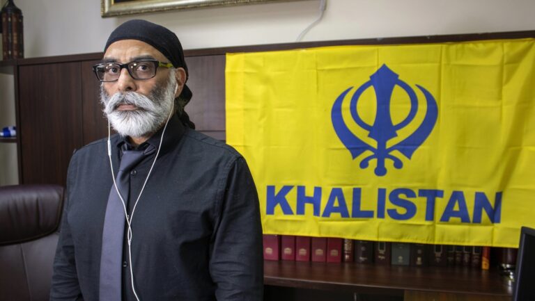 Amenazan en explotar el Parlamento indio-