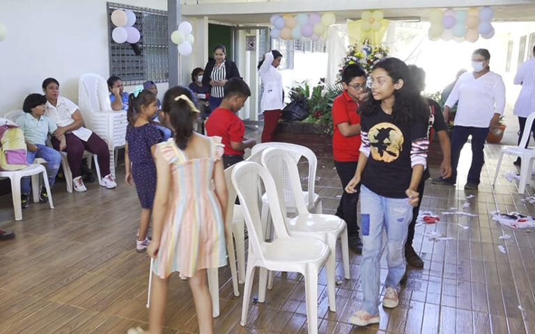 Centro Nacional de Salud Mental Infantil festeja la navidad y cierre de año