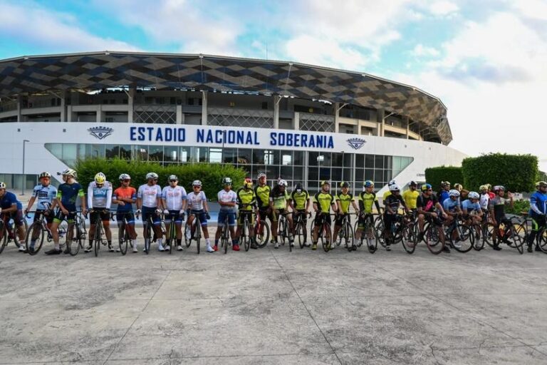 Un total de 80 ciclistas participan en primera edición del Rally Ciclístico