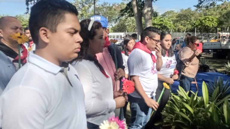 Rinden homenaje a mártires estudiantiles de la lucha por el 6%
