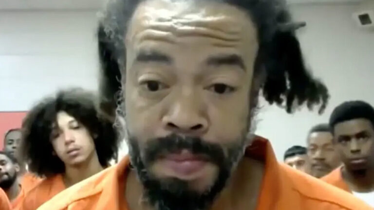 Indigente toma como rehenes a dos periodistas en EEUU