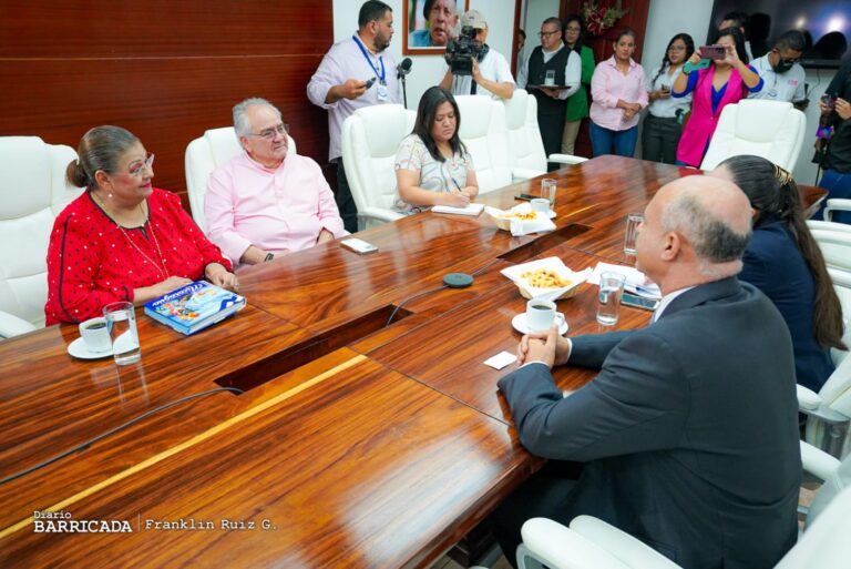 Parlamento de Nicaragua recibe la visita del embajador de Egipto