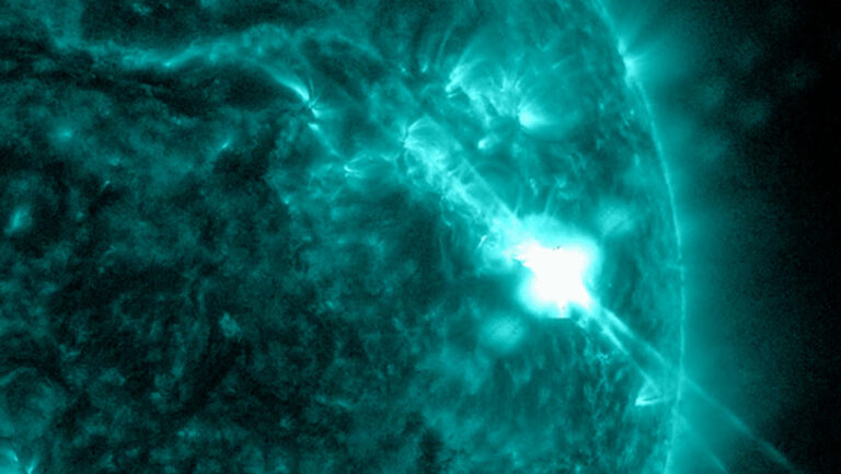 El Sol emite la llamarada más fuerte de los últimos años