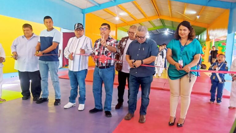 Inauguran obras de remodelación en el Roger Deshon