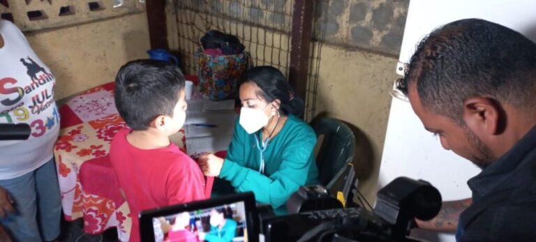 Clínica Móvil lega al barrio “Los Martínez”