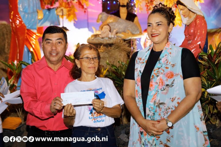 Premian a los tres primeros lugares del “Concurso Altares 2023”