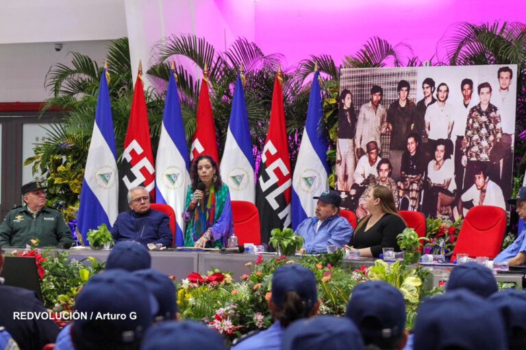 Vicepresidente da lectura a acuerdo presidencial de Ascenso en Grado a Comisionado General
