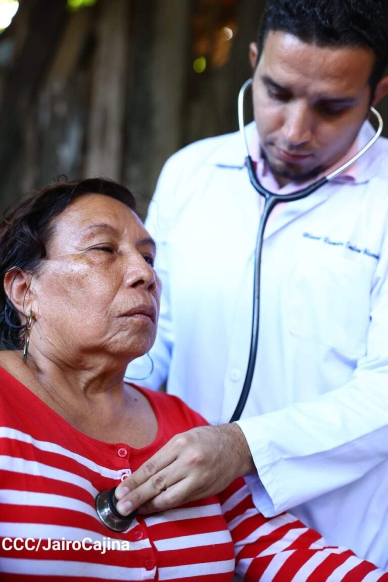 Feria de la salud en Monseñor Lezcano