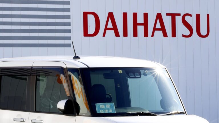 Suspenden la fabricación de autos Toyota en Japón 