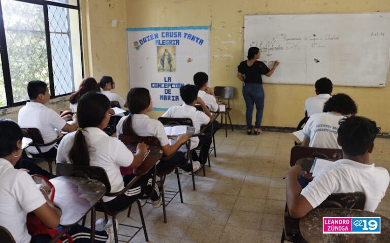 Estudiantes del Rigoberto López Pérez inician cursos de reforzamiento