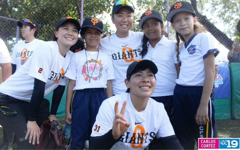 Equipo Gigantes de Japón brindaron una clínica deportiva a niños de Managua