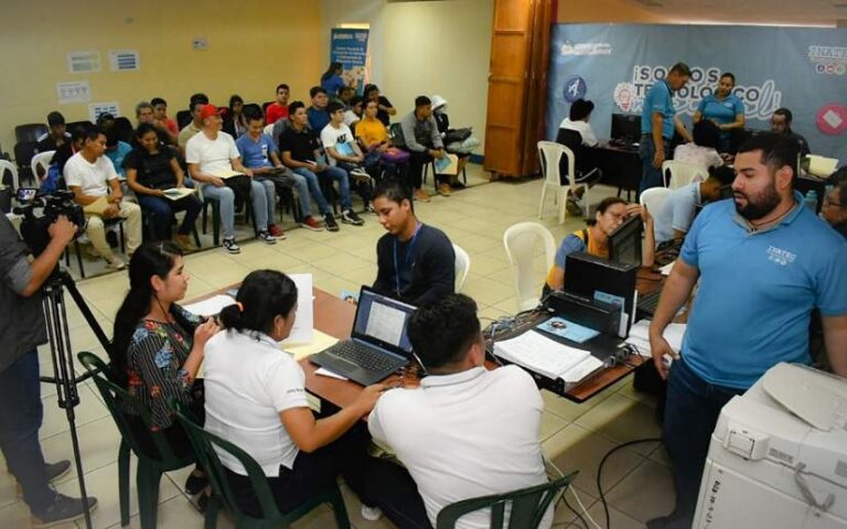 Continúa proceso de matrícula en el tecnológico Hugo Chávez Frías