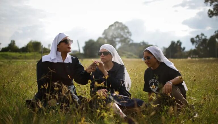 “Monjas” promueven el uso de la marihuana