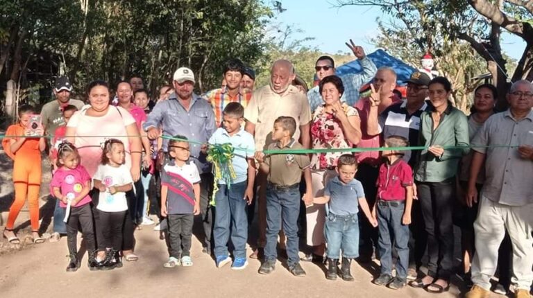 Inauguran 5 kilómetros de caminos productivos en Juigalpa