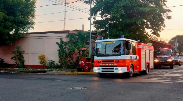 Desplazan 2 camiones de bomberos a nueva estación en Poneloya