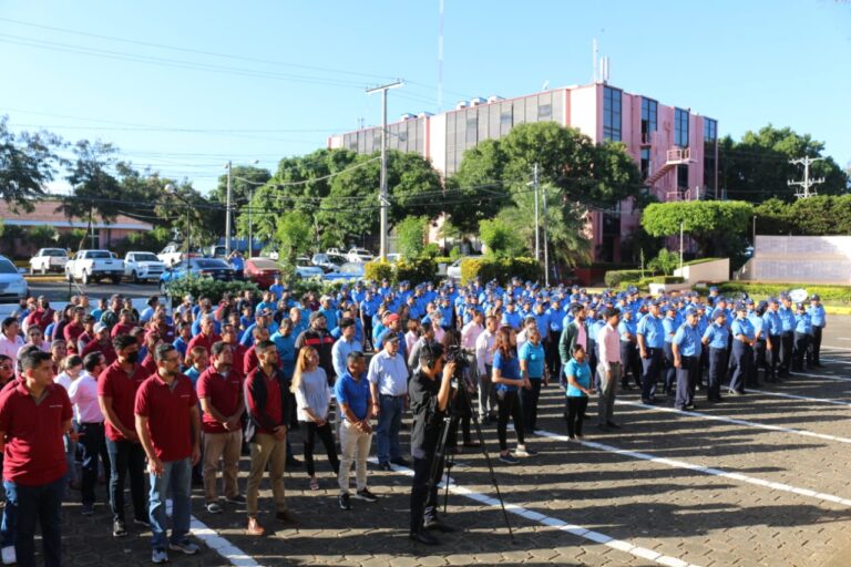 Policía Nacional rinde homenaje a Leonel Rugama
