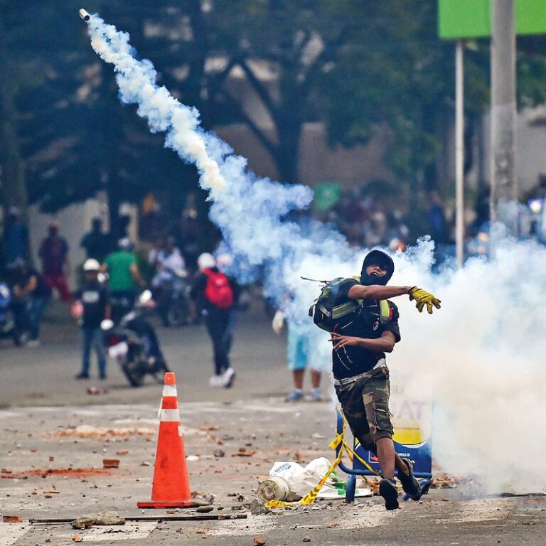 Ecuador extienden medidas ante ola de violencia registradas