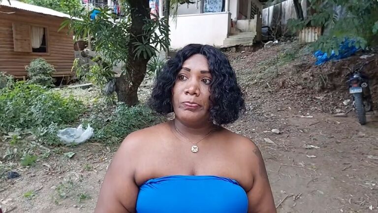 Denuncia a la esposa de su amante