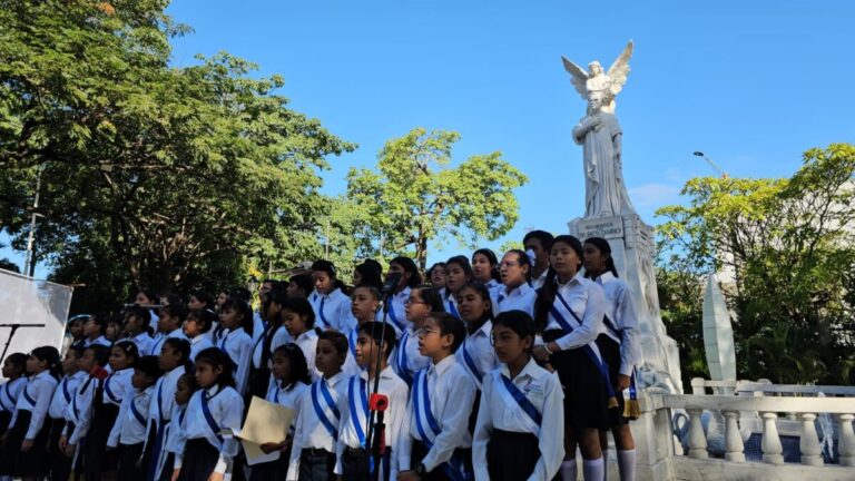 MINED rinde homenaje a Darío el poeta de todos los tiempos