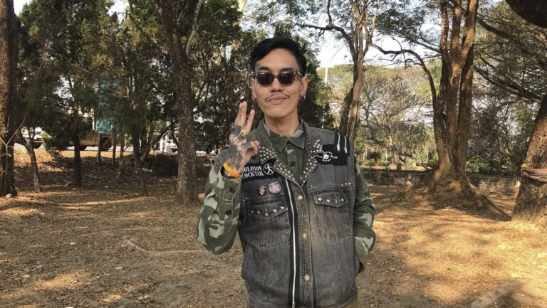 Justicia tailandesa condena a hombre a 50 años de prisión por insultar a la familia real