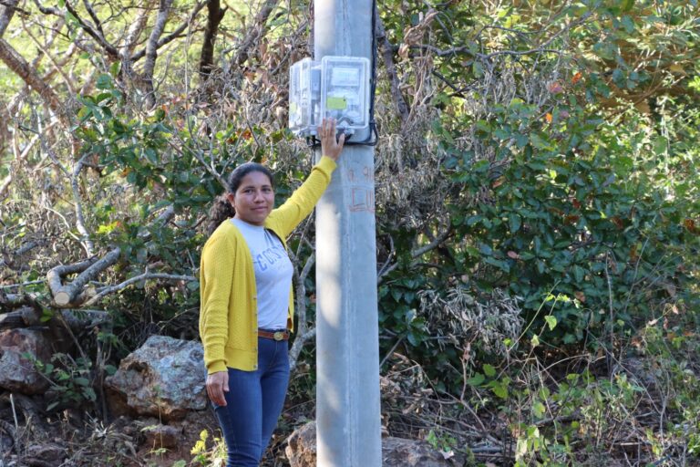 Inauguran proyecto de electrificación en Managua