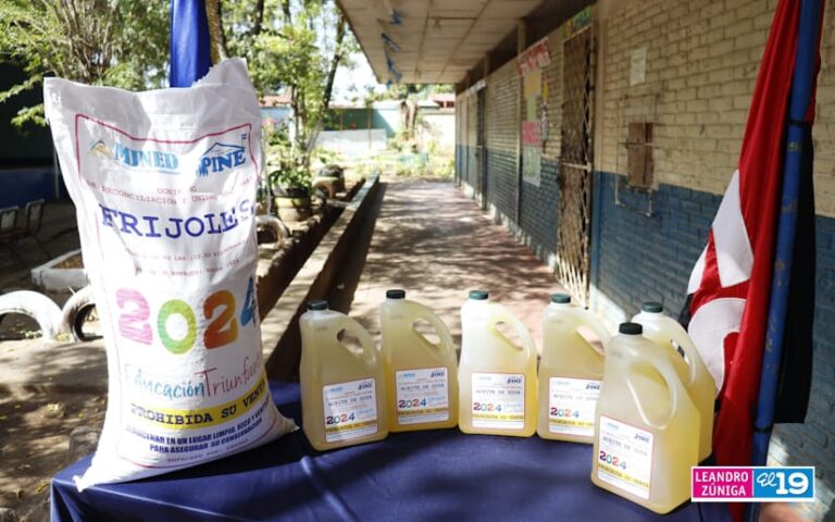 Entregan merienda escolar a colegios del distrito V