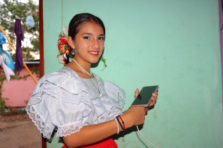 Más familias de Estelí cuentan con energía eléctrica