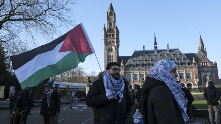 CIJ ordena a Israel prevenir genocidio en Gaza