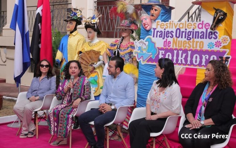 Lanzan plan para la realización de Festivales de Trajes Originales