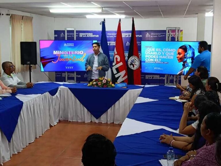 Realizan capacitación sobre el uso de Inteligencia Artificial