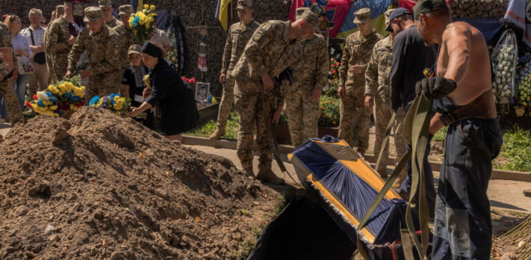 Ucrania sufre 23 mil bajas en un mes