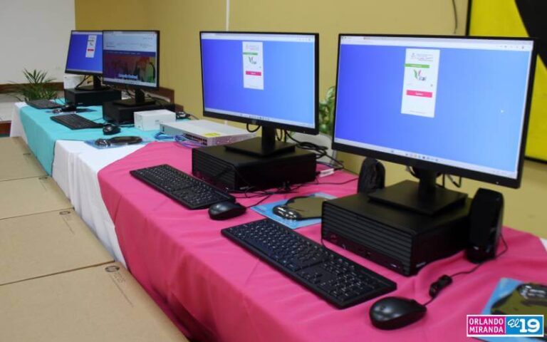 Dotan de equipos de computación a SILAIS de Nicaragua