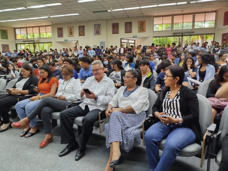 Universidad Casimiro Sotelo rinde homenaje a Darío