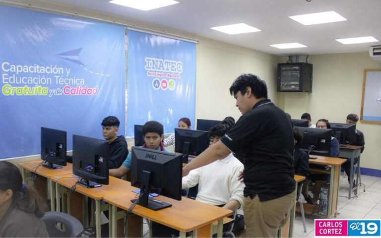 Centro Tecnológico Ariel Darce inicia su Año Lectivo 2024