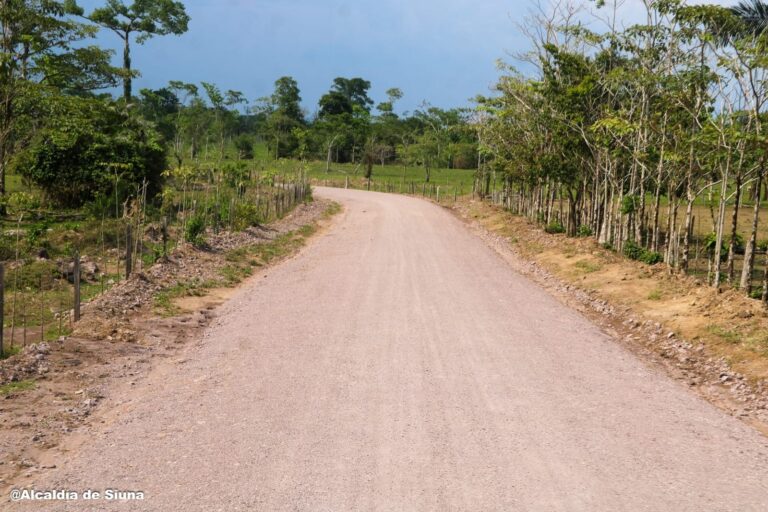 Inicia reparación de 14km de caminos en Siuna