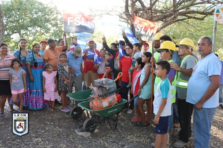 Construyen parque comunitario en ciudadela Poneloya, León