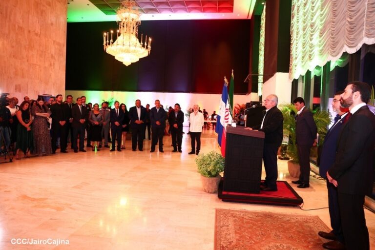 Celebran 45 aniversario de la Revolución Islámica de Irán