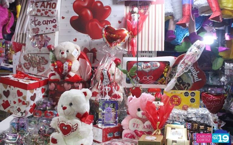 Comerciantes ofrecen promociones para este 14 de febrero