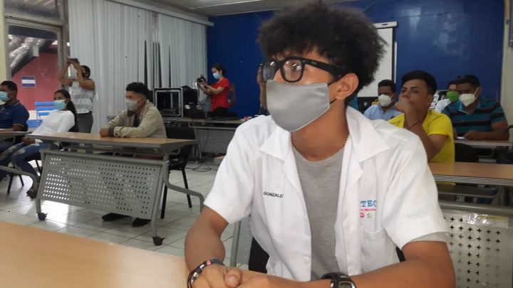 Los 49 centros tecnológicos en el país iniciaron clases el fin de semana