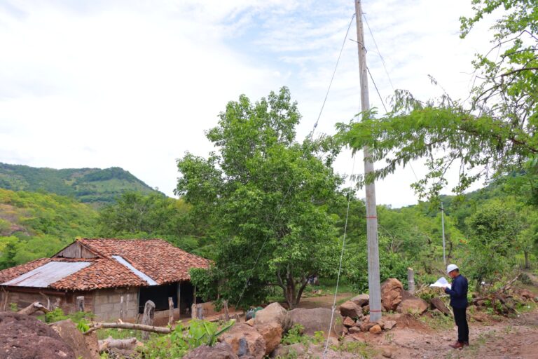 Inauguran energía eléctrica en comunidad de San Sebastián de Yalí