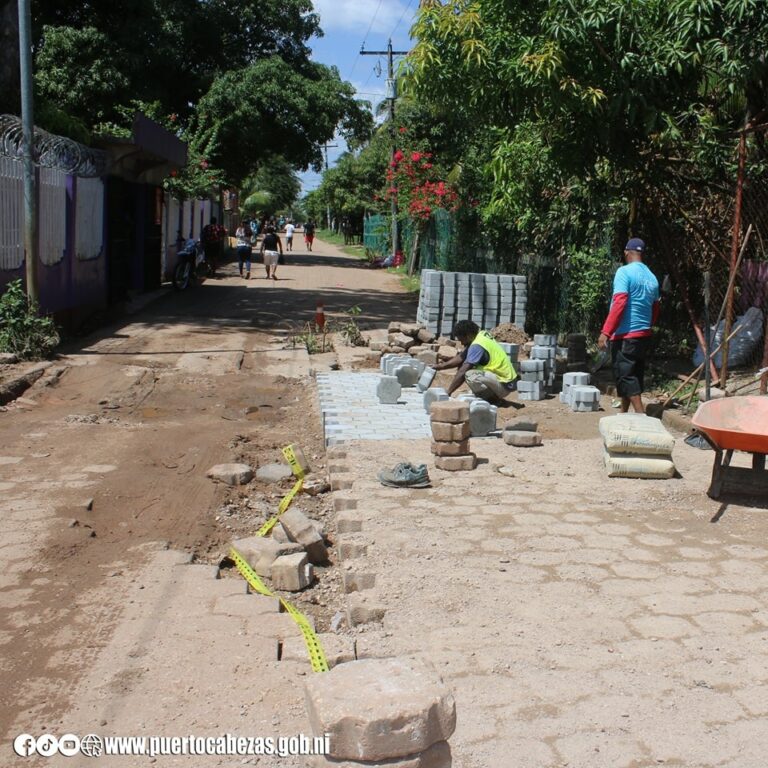 Alcaldía de Puerto Cabeza trabaja en el mejoramiento de calles adoquinadas