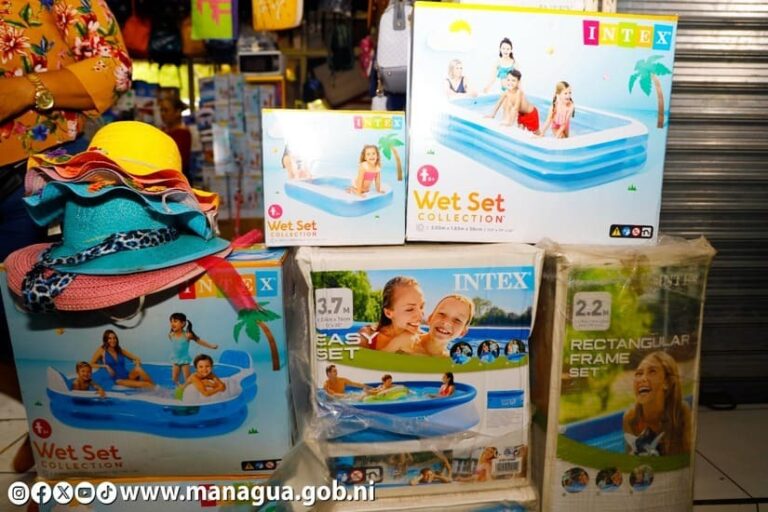 Comerciantes del Mercado Roberto Huembes abastecidos con productos para el Verano