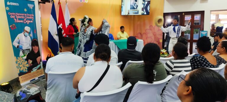 Más de 200 protagonistas inician un nuevo ciclo en el Centro Nieves Cajina