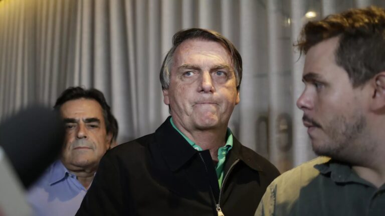 Convocan al expresidente Bolsonaro para aclarar participación en golpe de Estado